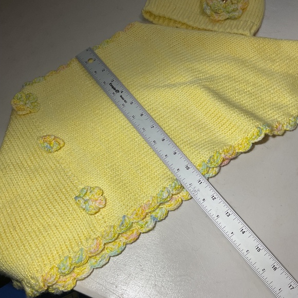 Crochet Baby Yellow Floral Poncho and Hat - Picture 6 of 9